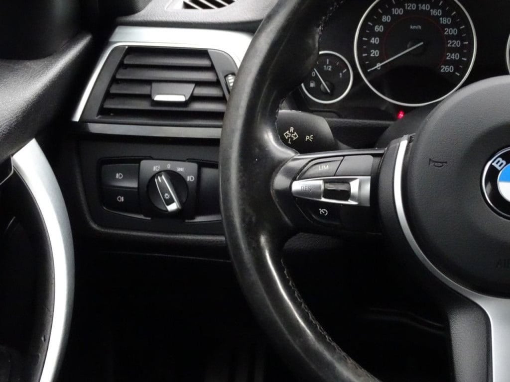 BMW 3-serie 318i m sport
