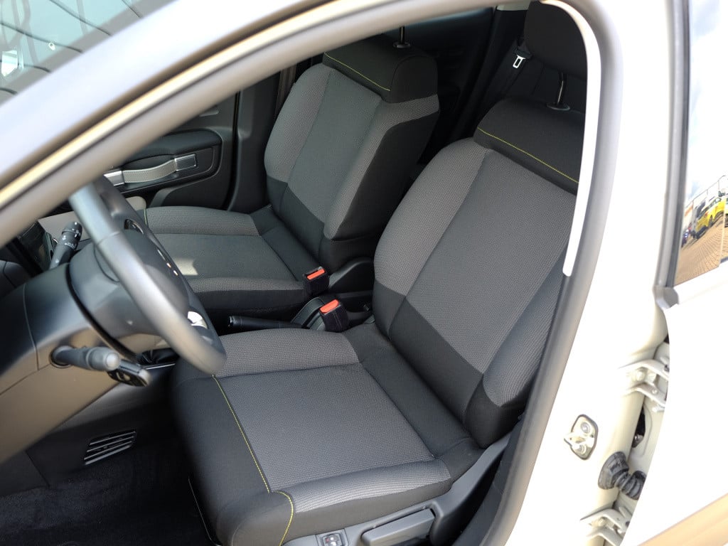Citroen C3 1.2 puretech 83pk shine | stoelverwarming | park. sensoren | car