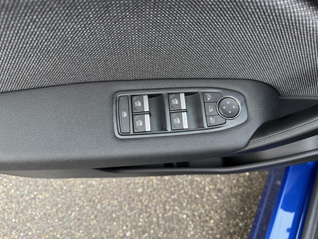 Mitsubishi Grandis 1.8 hev first edition