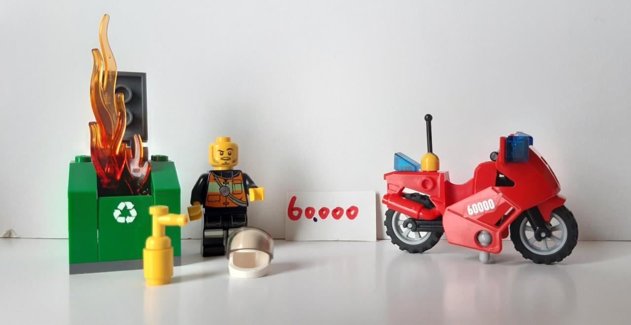 Lego City 60000: brandweermotor met minifiguur