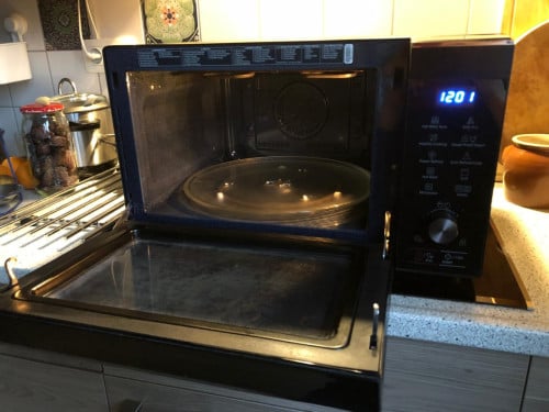 Zo goed als nieuwe Combi Magnetron 32L - Model: MC32K7055CK (augustus 2019)