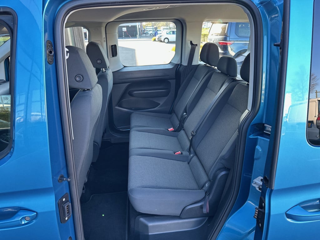 Volkswagen Caddy 1.5 tsi 5-persoons | navigatie | trekhaak | cruise | rijkl