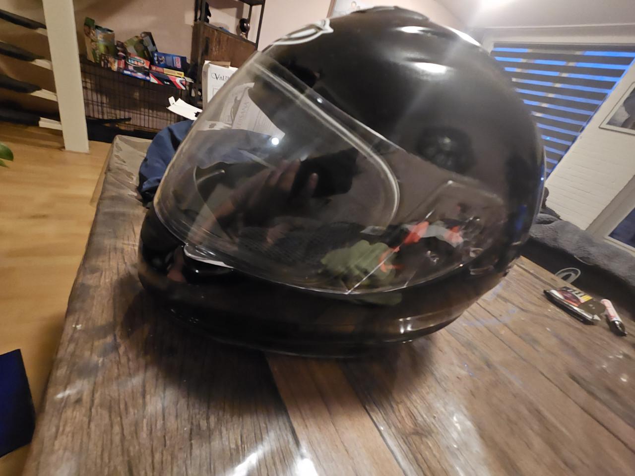 Scooterhelm 2 x  1 keer Maat M en 1 keer maat L
