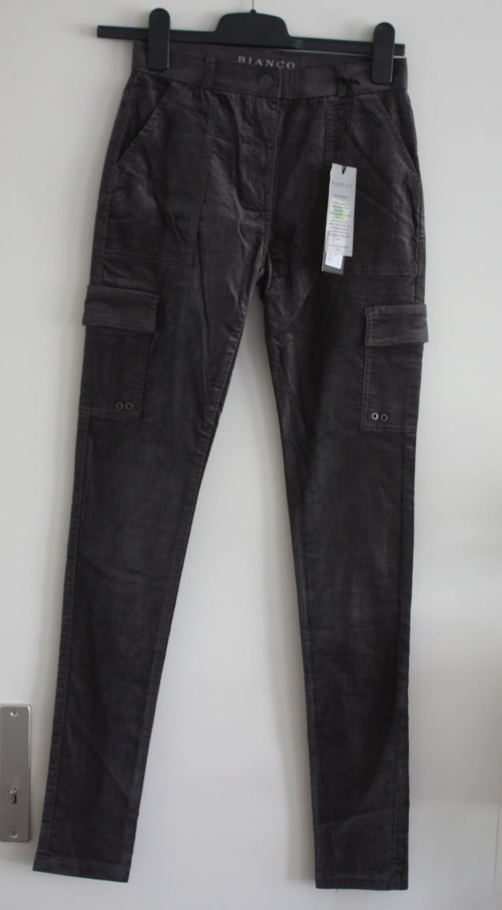 Nieuwe glanzede grijze broek cargo maat 42