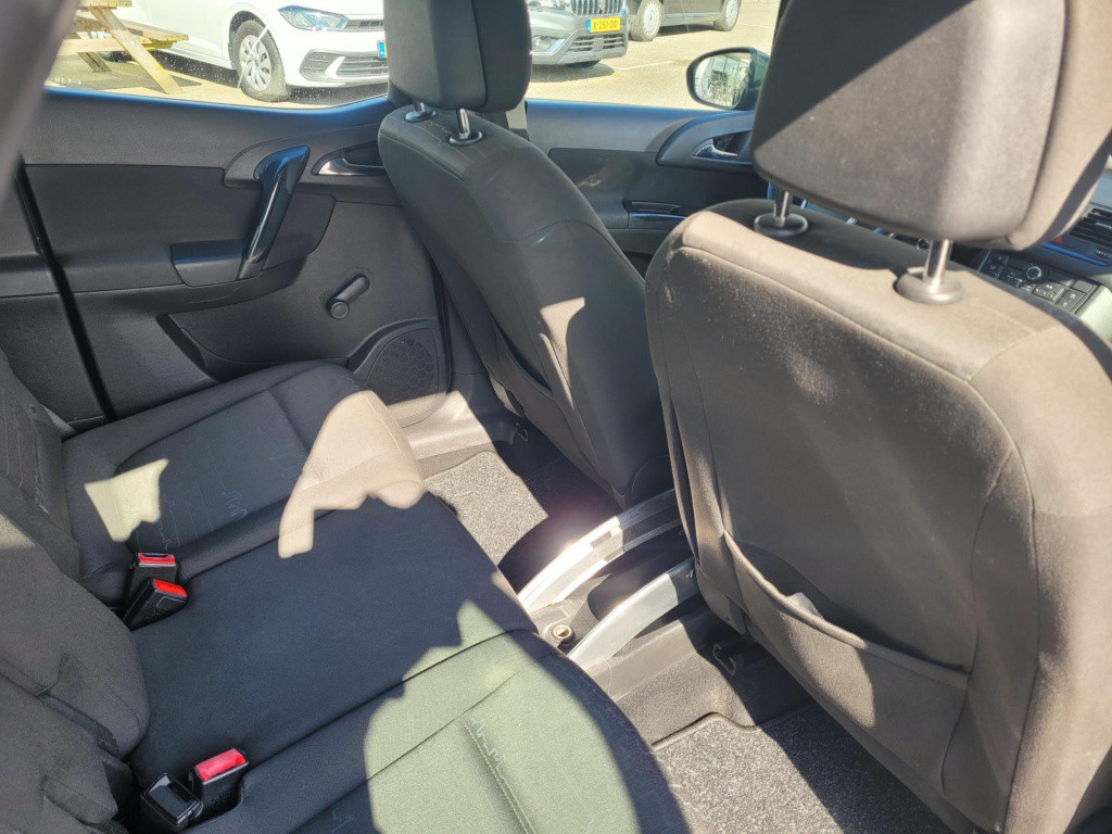 Opel Meriva 1.4 turbo cosmo 4250€ dit is de meeneemprijs/
