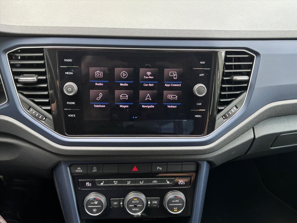 Volkswagen T-roc 1.5 tsi 150pk 7-dsg t-roc sport|trekhaak|carplay|navi|rijk