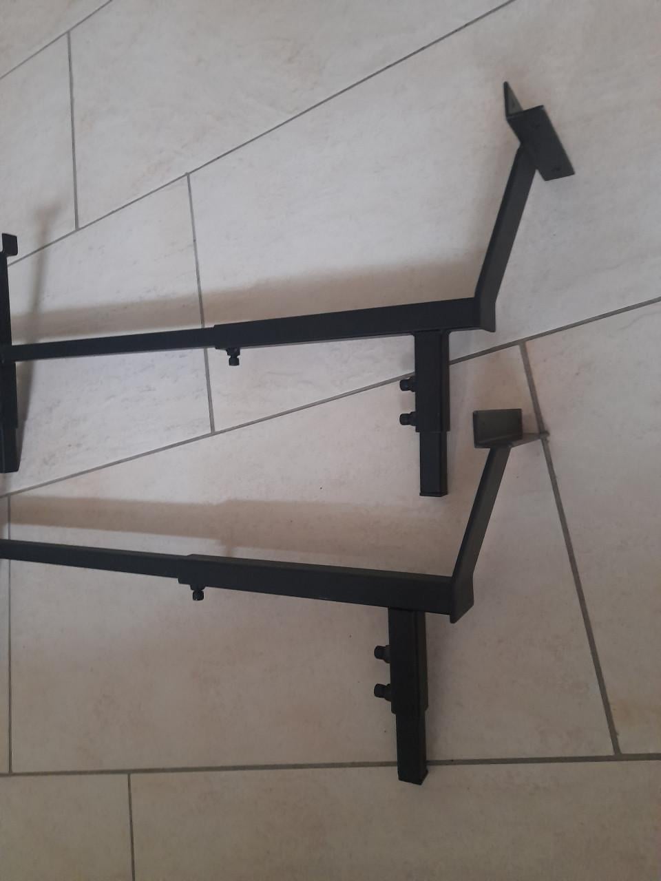 Poten set  voor 2 persoons bed van 140/160/180 breed (verstelbaar) i.g.st.