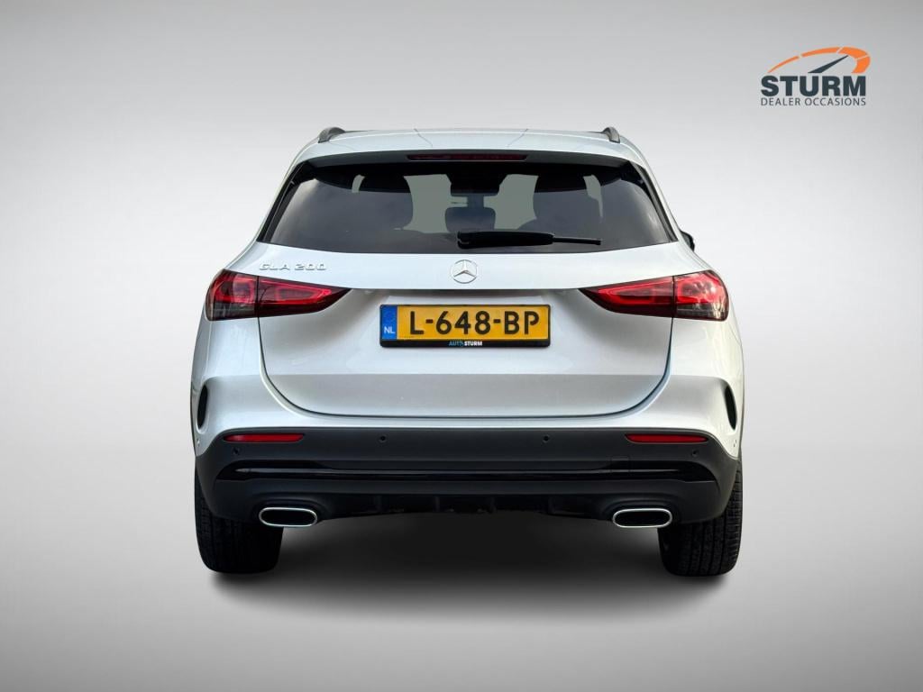 Mercedes-Benz Gla-klasse 200 amg line edition incl. trekhaak afneembaar!