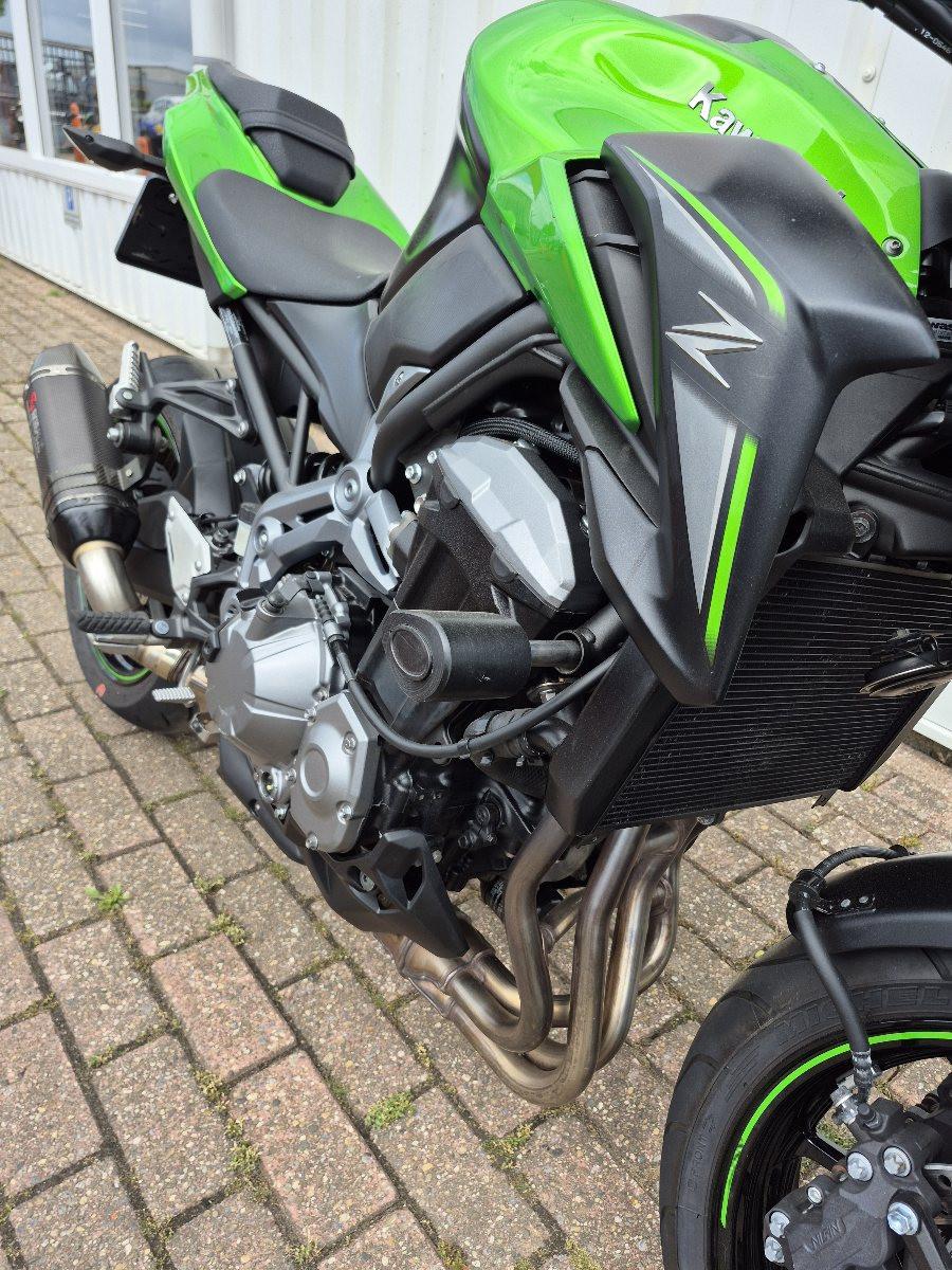 Kawasaki Z900 akrapovic uit 2019 met 3100Km