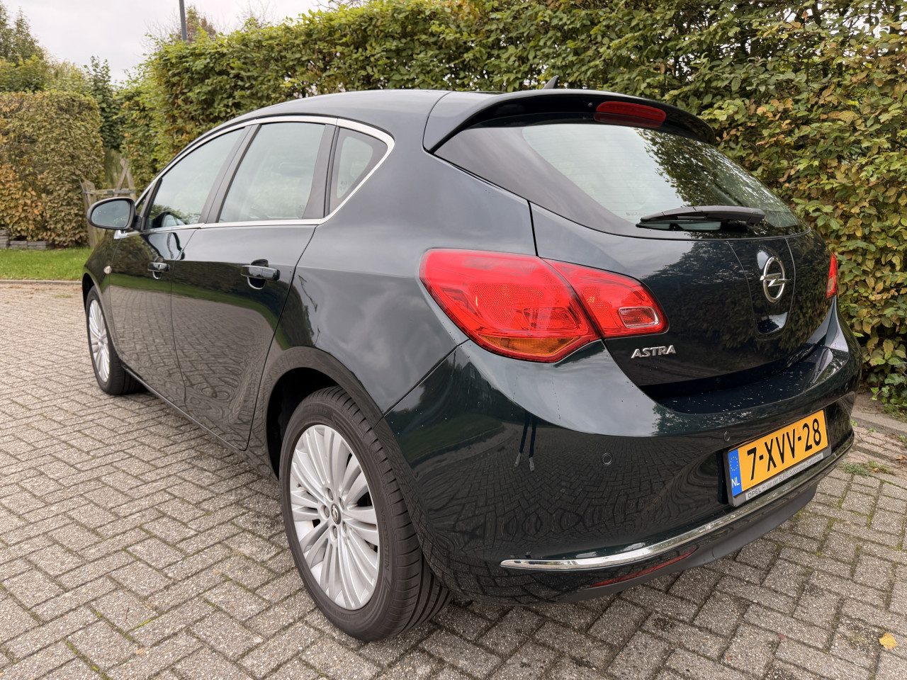 Opel Astra 1.4 Turbo - Elektrische ramen - Navi - Nieuwe APK