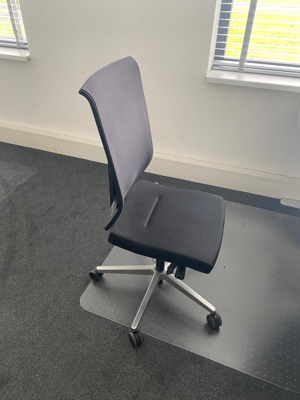 COMPLETE KANTOORINRICHTING – SPOED – OPHALEN VOOR 22-02-2026