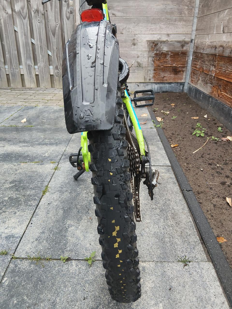 Cube Acid 24 inch opknapper