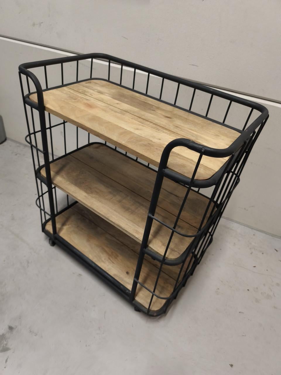 Kastje, verrijdbare trolley, mangohout, industrial look