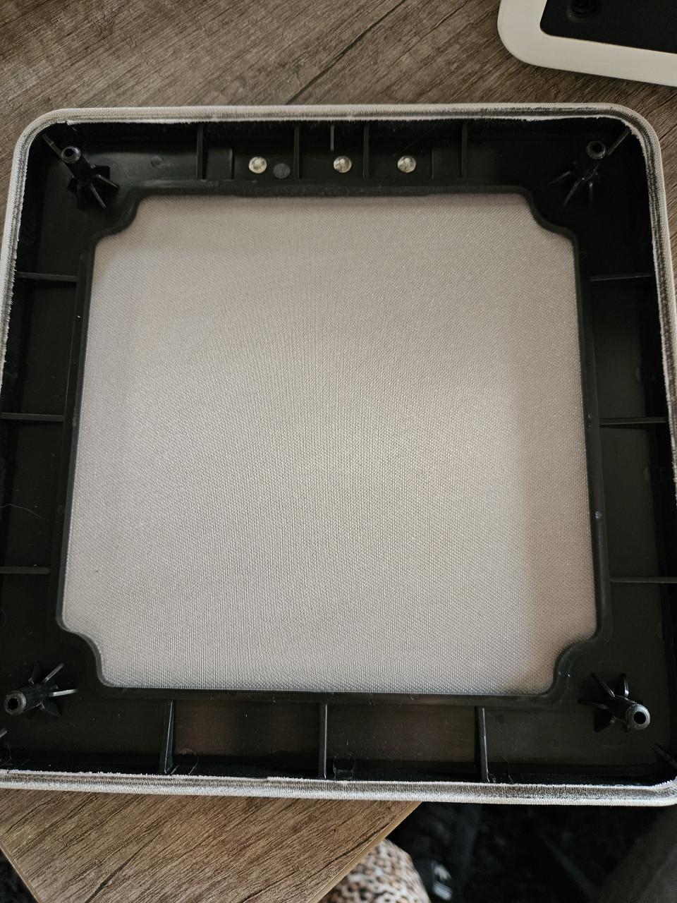 Mooie kleine, krachtige Cambridge Audio Minx X200 subwoofer...