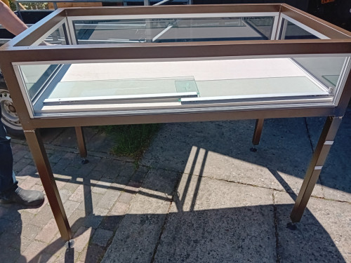 Glazen vitrine