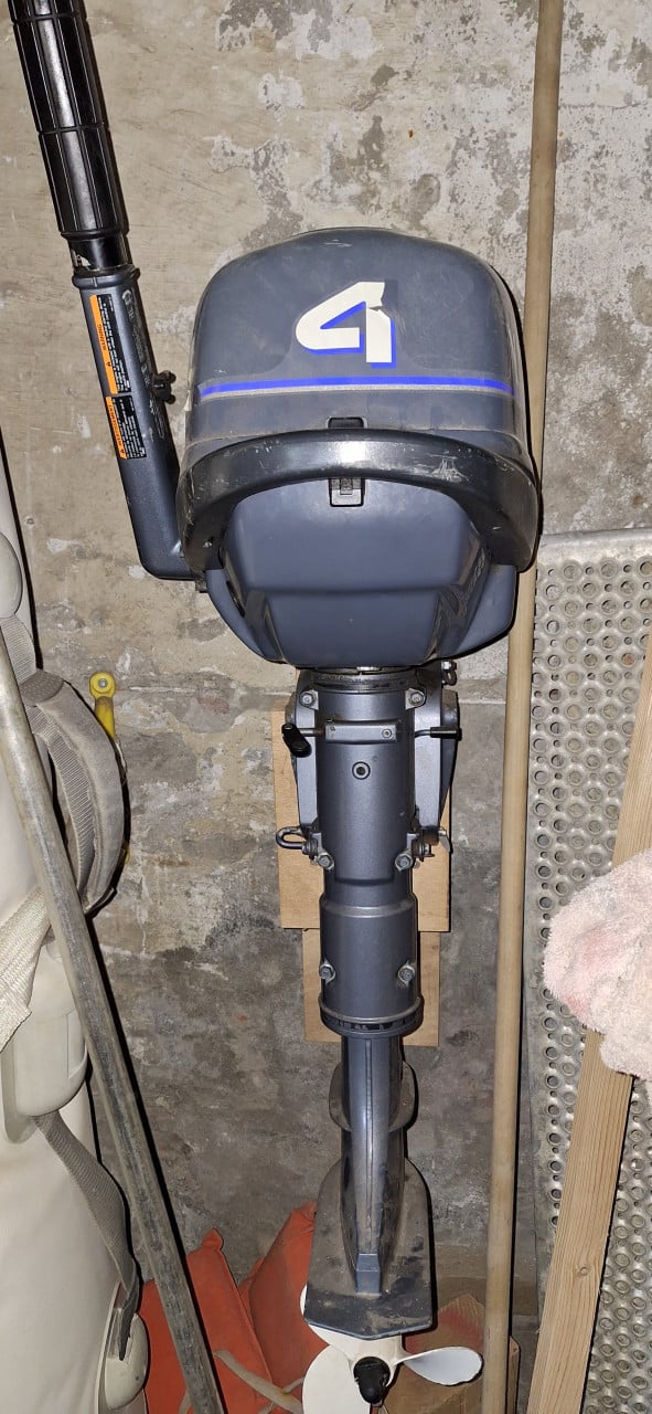 Zodiac met polyester bodem en 4pk motor