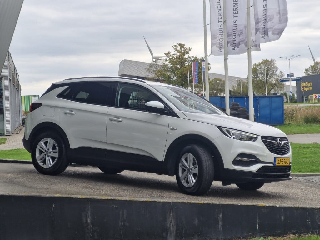 Opel Grandland X 1.2 turbo business +