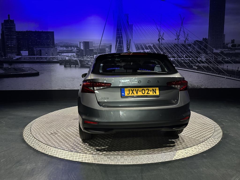 Skoda Fabia 1.0 tsi business edition *camera*pdc*winterpack*app*navi*