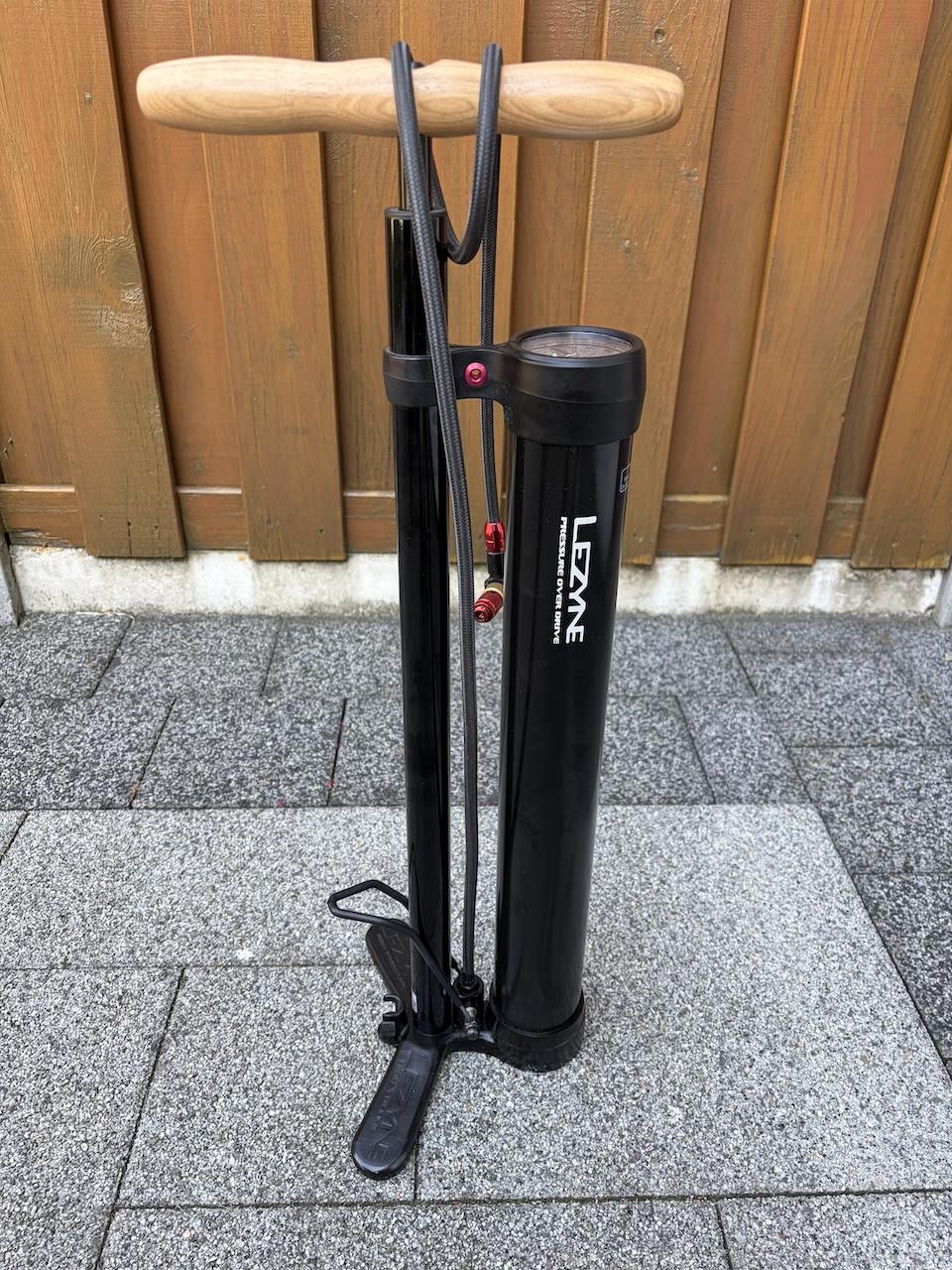 Z.g.a.n Lezyne Pressure Over Drive fietspomp