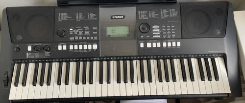 Yamaha PSR E423