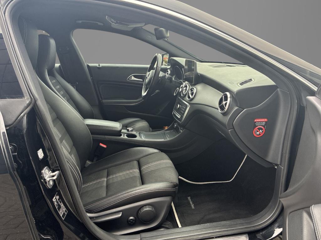 Mercedes-Benz Cla 180 business solution | automaat | navigatie | stoelverwa
