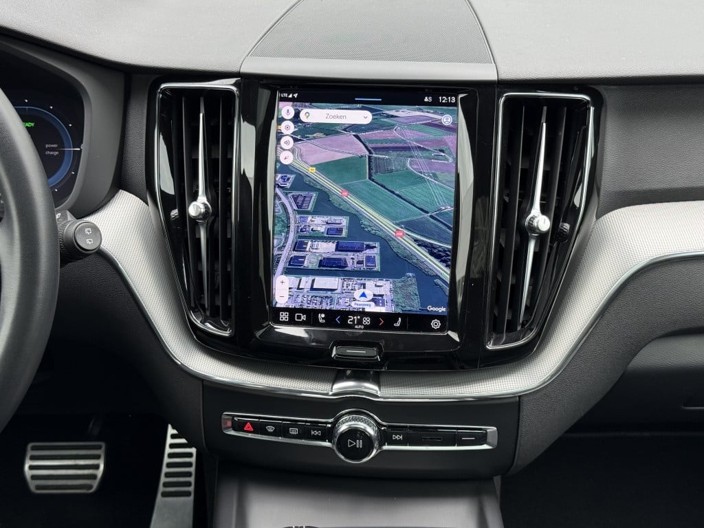 Volvo XC60 t6 340pk recharge r-design| panodak| adap.cruise| 360camera| tre