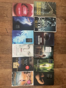 12 Thrillers