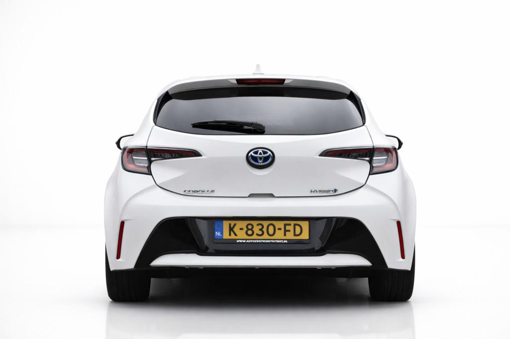 Toyota Corolla 1.8 hybrid dynamic | camera | apple carplay | android auto |