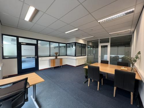 Te huur 90m2 nette kantoor/bedrijfsruimte Goes