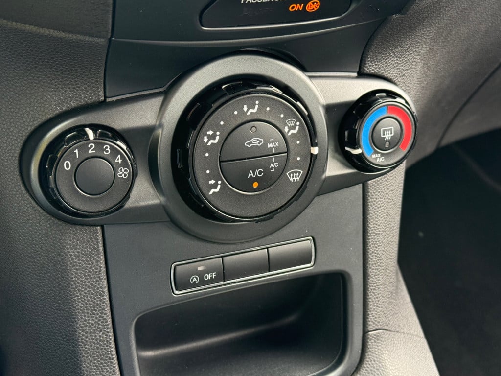Ford Fiesta 1.0 style