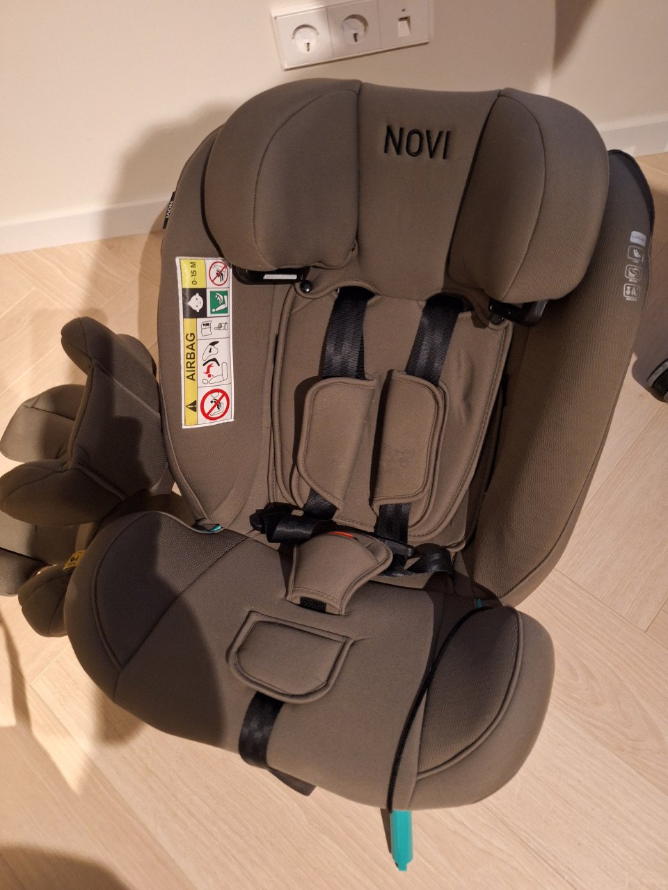 Beige autostoel zgan met gordel
