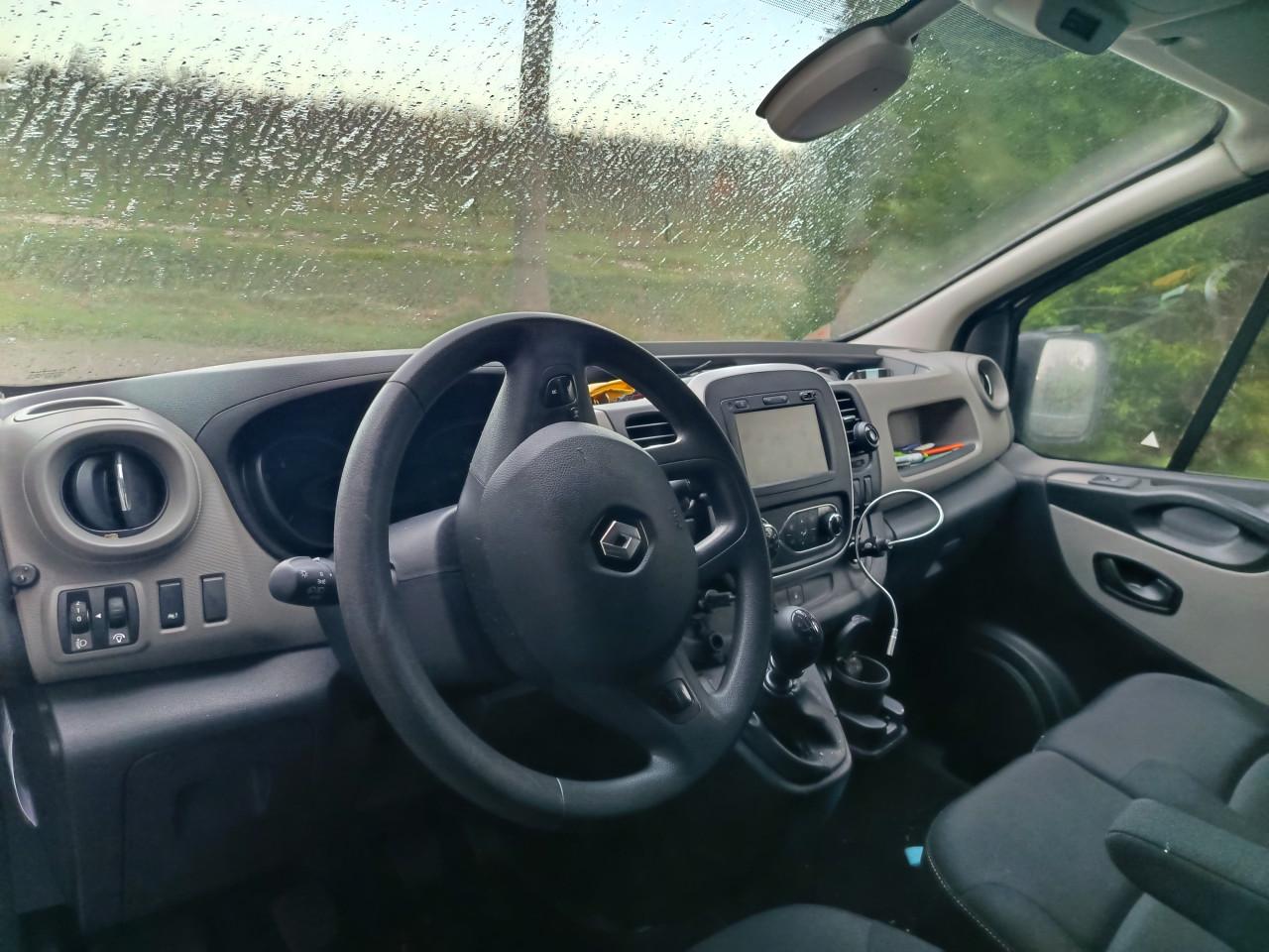 Renault Trafic 1.6 dci airco, navigatie, cr.control