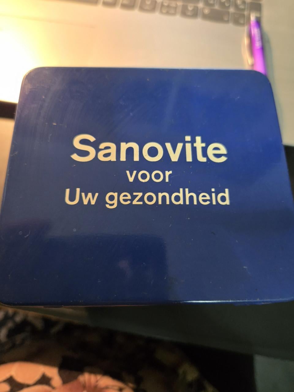 Vintage Sanovite crackerblik uit de jaren 70.