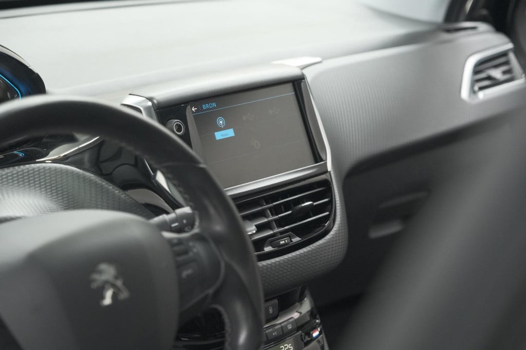 Peugeot 2008 puretech 110 allure | panoramadak | navigatie | camera | parke