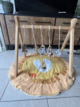Houten Babygym met Leeuw speelmat van Trixie