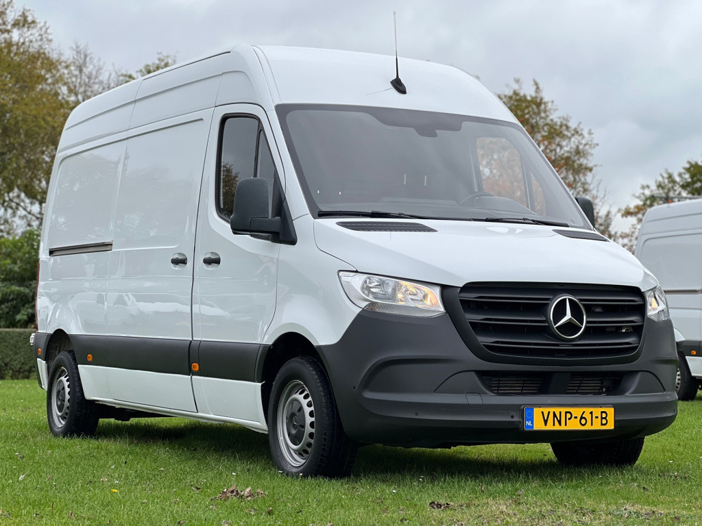 Mercedes-Benz Sprinter 211 cdi l2h2//mbux//pdc//3-zits