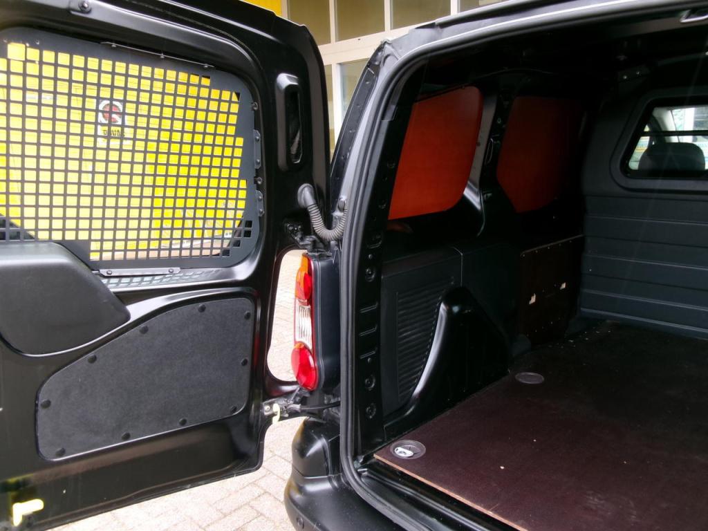 Citroen Berlingo 1.6 e-hdi 90pk club 3-zits, airco, cr.contr.