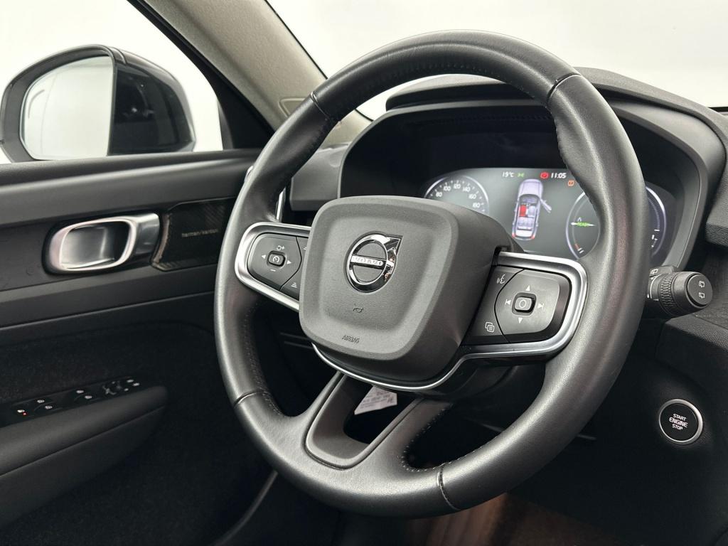 Volvo XC40 t4 211pk recharge r-design| pano| 360camera| adap.cruise|