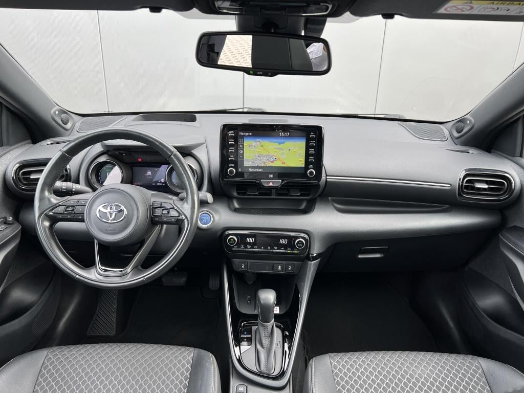 Toyota Yaris 1.5 hyb. executive | nl auto | dealerondehouden | hud | jbl au
