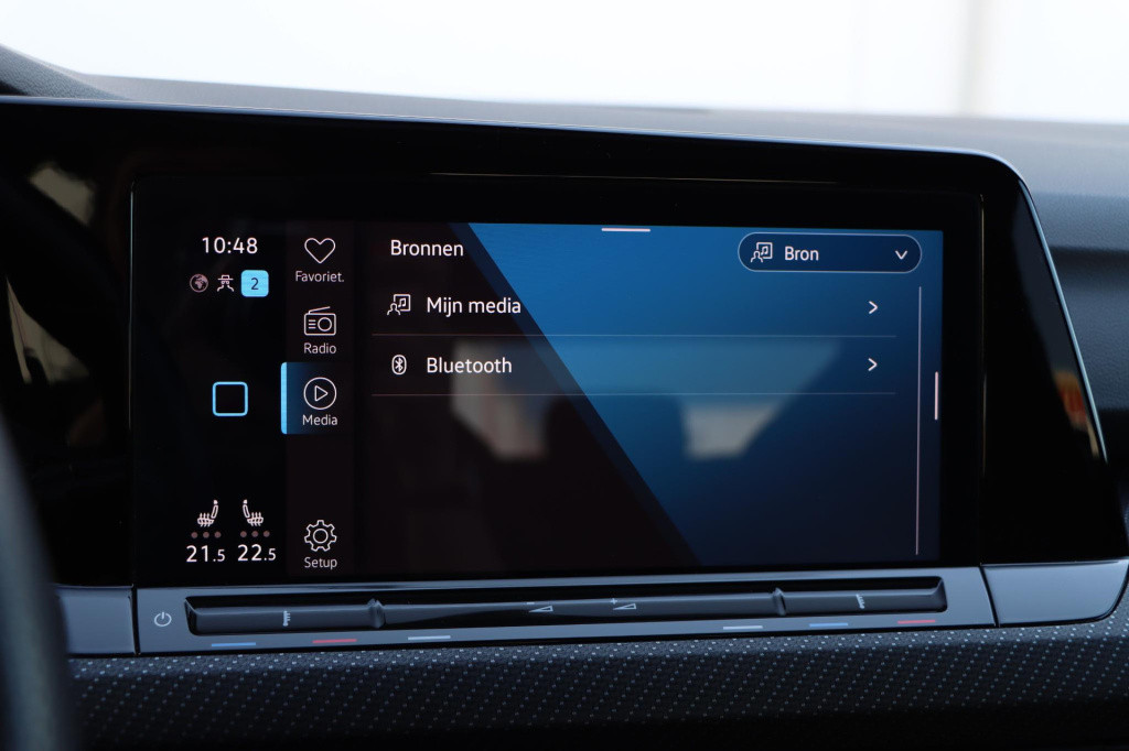 Volkswagen Golf 1.5 etsi r-line 150pk dsg7