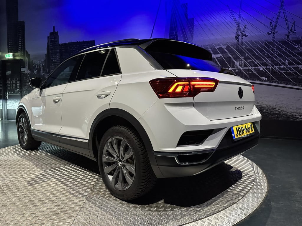 Volkswagen T-roc 1.5 tsi sport *pano*acc*camera*