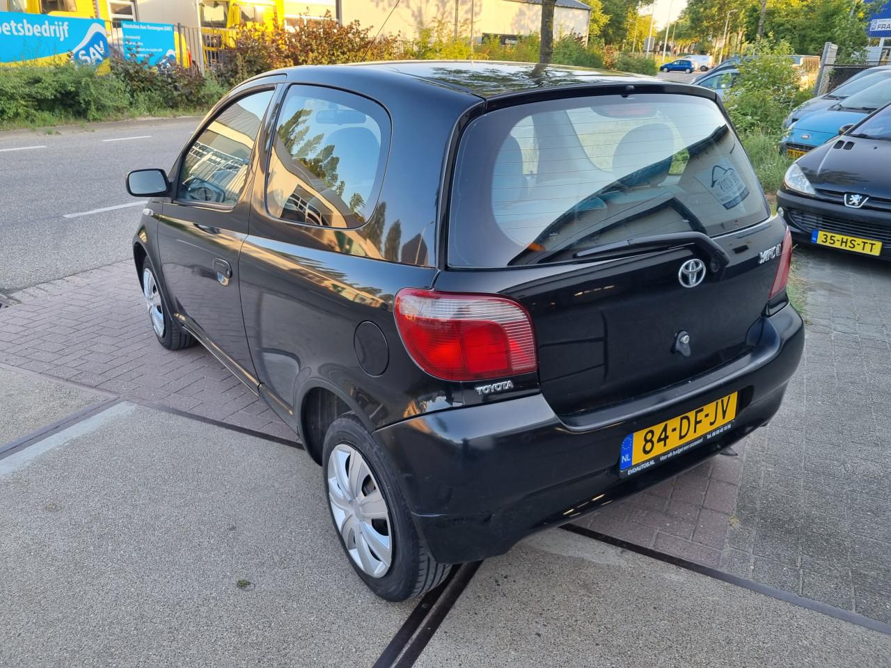 Toyota Yaris 1.0-16V VVT-i Sol