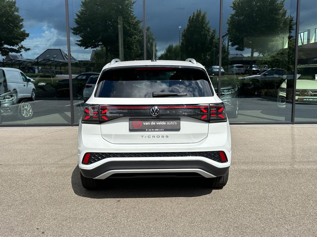 Volkswagen T-cross 1.5 tsi 150pk dsg r-line | camera | trekhaak | navi | ad