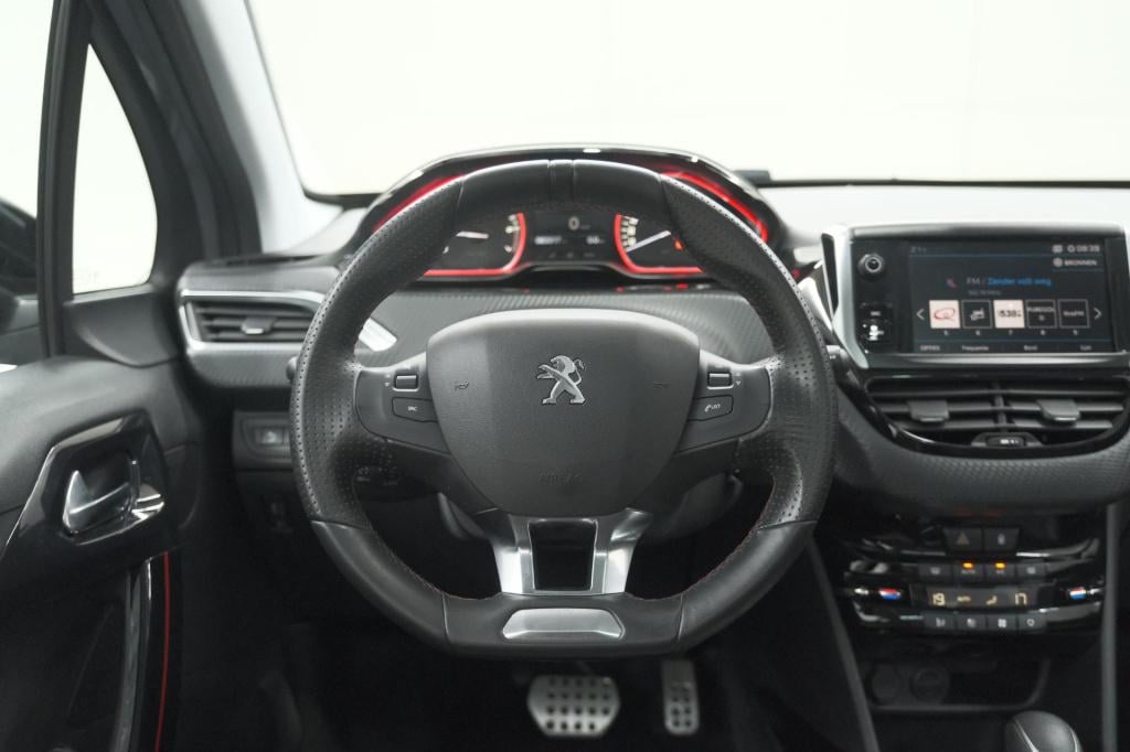 Peugeot 2008 puretech 110 eat6 gt-line | trekhaak | panoramadak | apple car