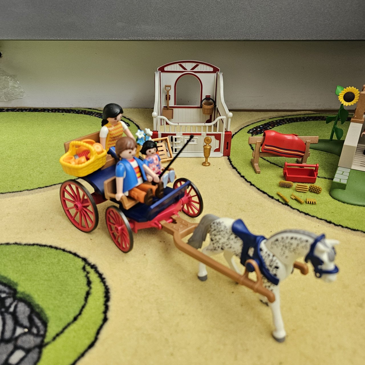 Playmobil paarden wasplaats koetsjes dierenarts paardenbox