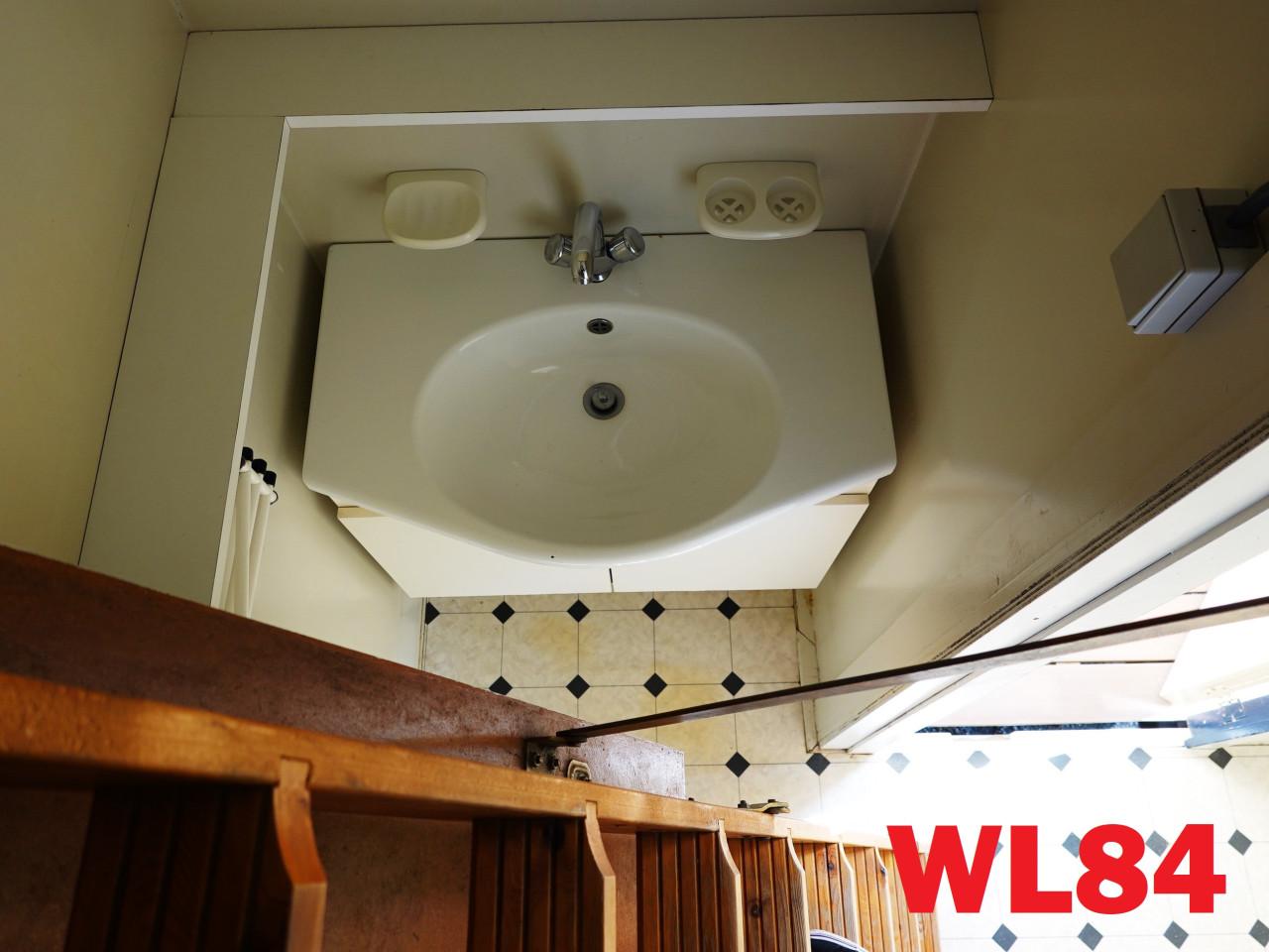 Leuk 4 pers strandhuisje met vlonderterras en dubbel glas te koop