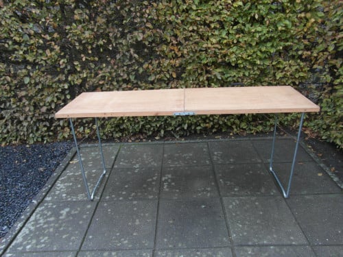 Houten behangtafel.
