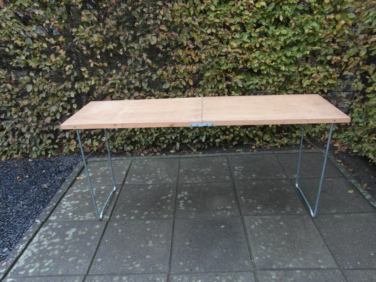 Houten behangtafel.