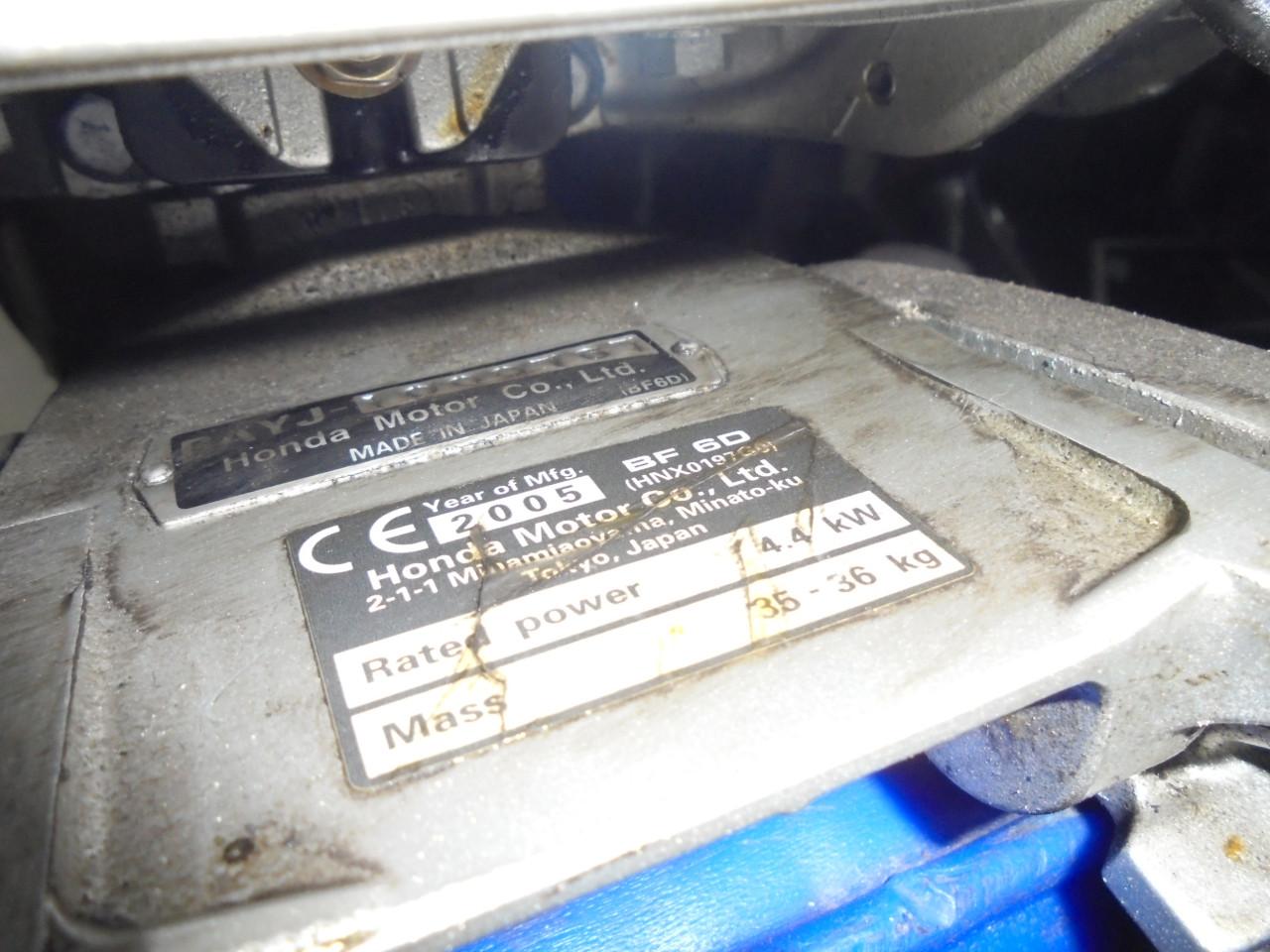 Te Koop Honda zo goed als nieuwe buitenboord Motor 4.4 Kw ( 6 Pk )