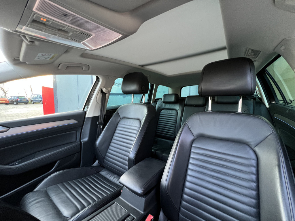 Volkswagen Passat variant highline automaat | bluetooth | camera | lederen 